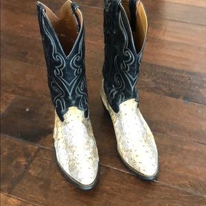Vintage 90’s snake skin boots.